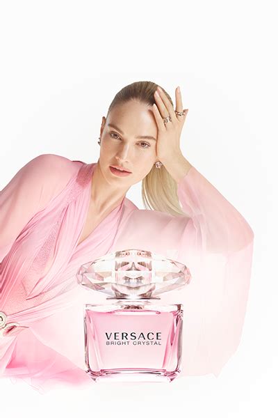 versace bright crystal ad.